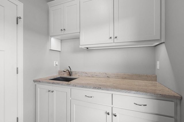 3442 LEEDS CASTLE DRIVE, Green Bay, WI 54313