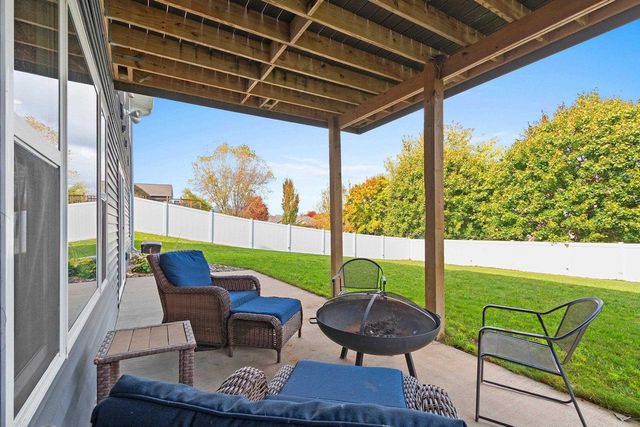 3442 LEEDS CASTLE DRIVE, Green Bay, WI 54313