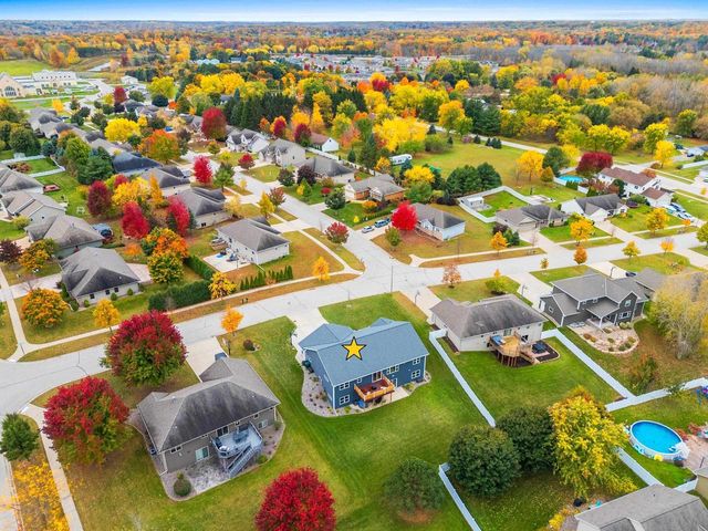 3442 LEEDS CASTLE DRIVE, Green Bay, WI 54313