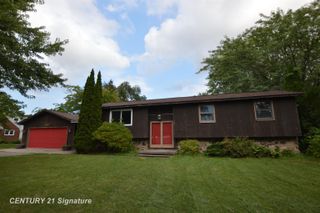 2867 S Mackinaw Road, Kawkawlin, MI 48631