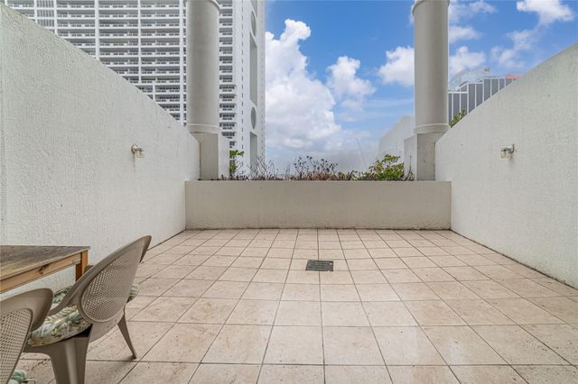 1750 N Bayshore Dr 1112, Miami, FL 33132