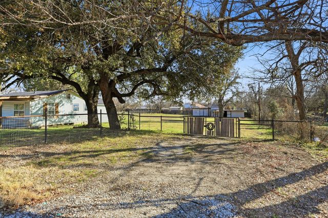 804 Van Winkle Street, Weatherford, TX 76086