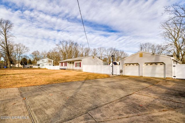 563 Indiero Road, Jackson, NJ 08527