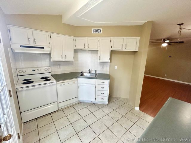 13236 E 30th Place C, Tulsa, OK 74134