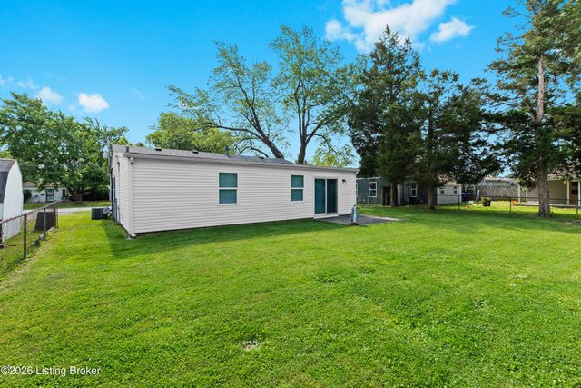 6004 Loretta St, Louisville, KY 40213