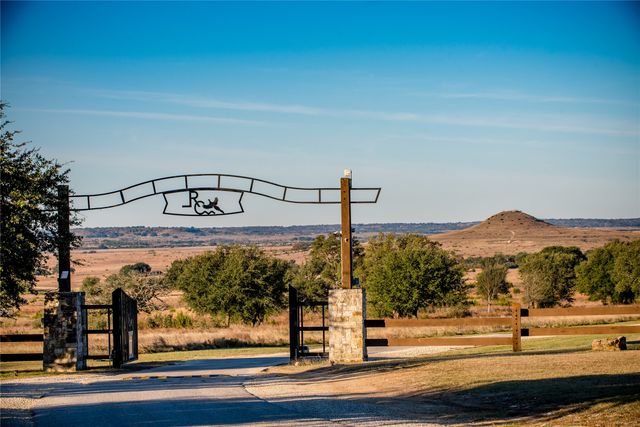 375 Emma Jean Trail, Iredell, TX 76649