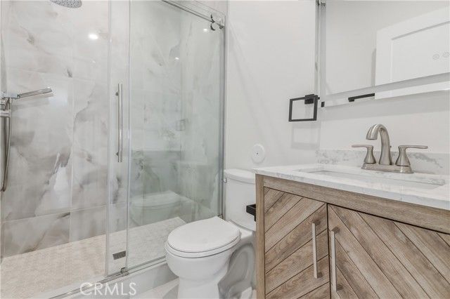 19455 Strathern Street, Reseda (los Angeles), CA 91335