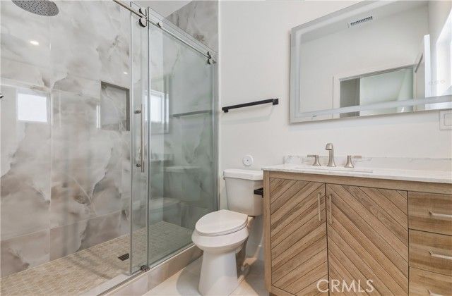 19455 Strathern Street, Reseda (los Angeles), CA 91335