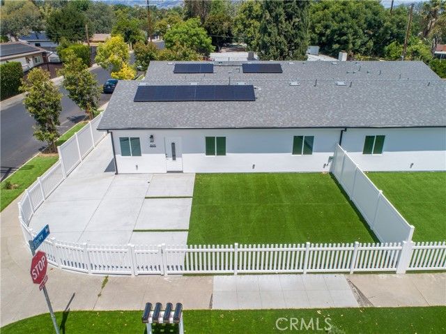 19455 Strathern Street, Reseda (los Angeles), CA 91335
