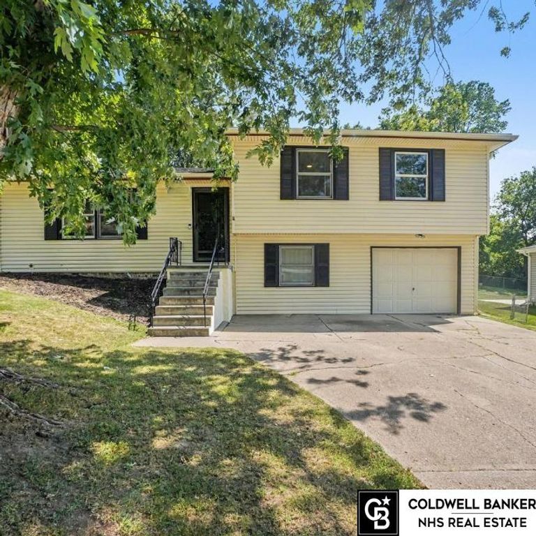 3009 Coffey Avenue, Bellevue, NE 68123