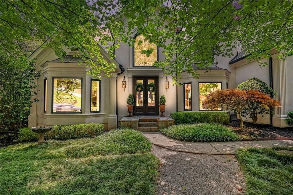 Image 1 of property listing at 2375 Massey Lane, Decatur, GA 30033