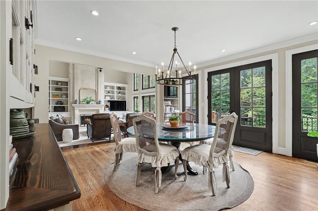 Image 19 of property listing at 2375 Massey Lane, Decatur, GA 30033