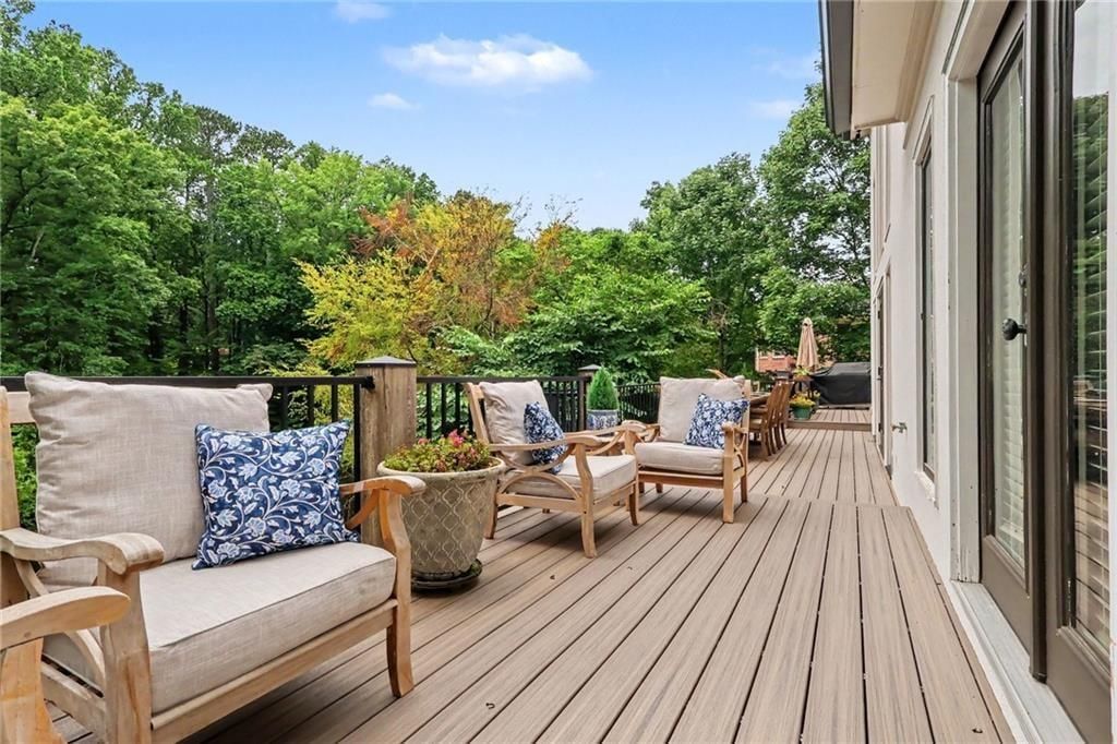 Image 22 of property listing at 2375 Massey Lane, Decatur, GA 30033