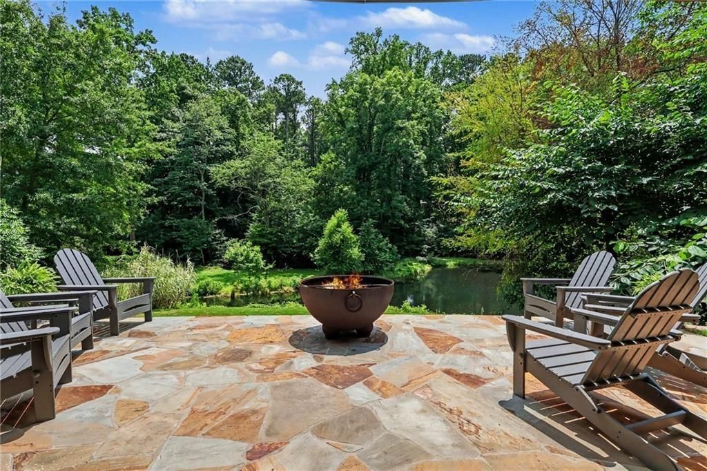Image 78 of property listing at 2375 Massey Lane, Decatur, GA 30033