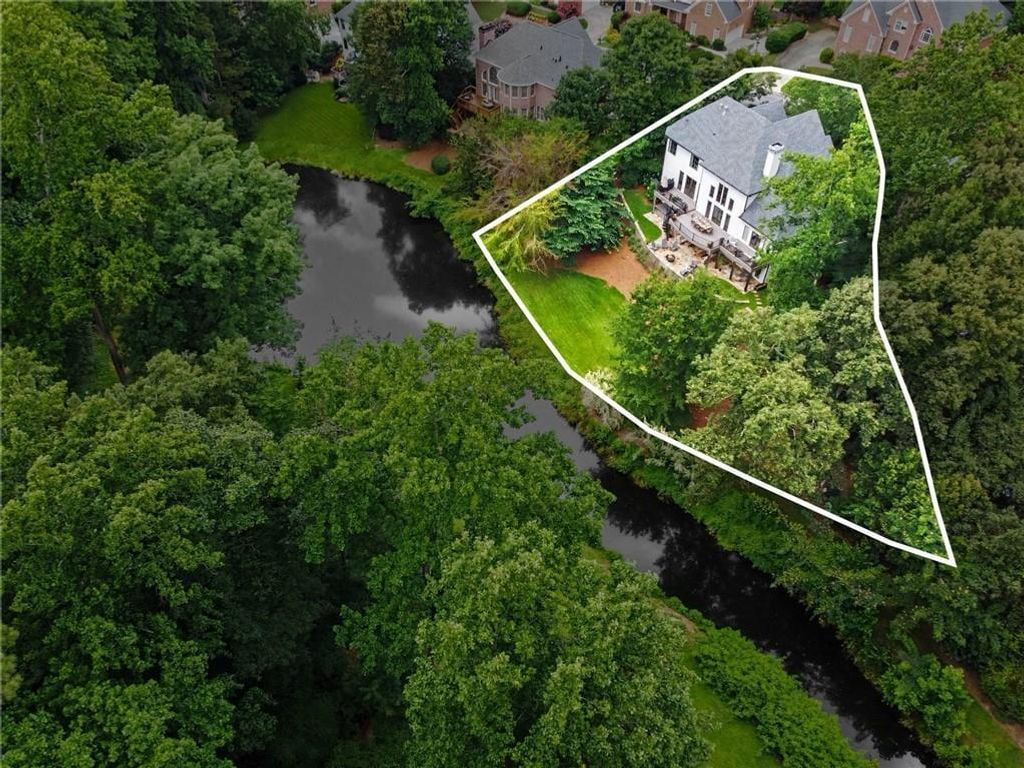 Image 88 of property listing at 2375 Massey Lane, Decatur, GA 30033