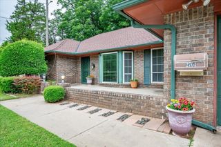 2704 S Berry Road, Norman, OK 73072