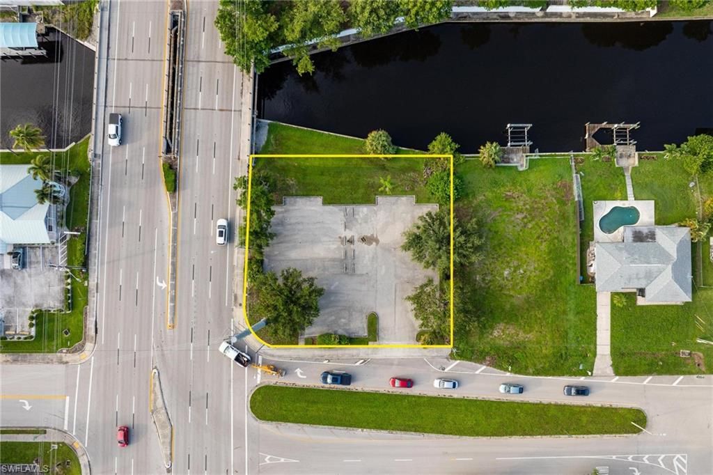 Image 1 of property listing at 1532 Shelby PKWY, Cape Coral, FL 33904