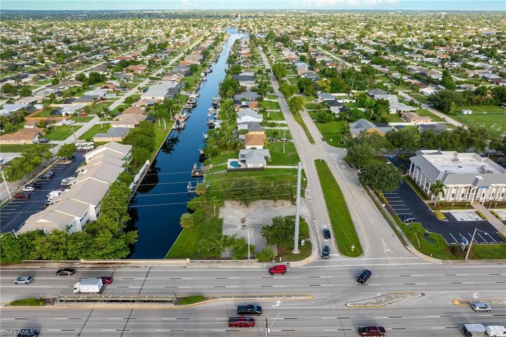 Image 16 of property listing at 1532 Shelby PKWY, Cape Coral, FL 33904