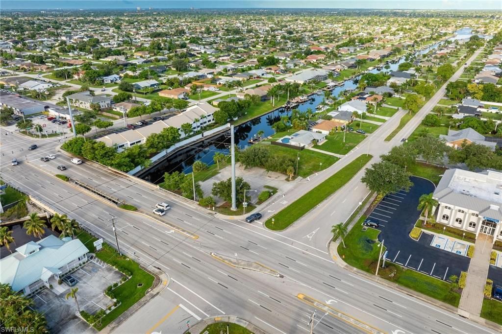 Image 18 of property listing at 1532 Shelby PKWY, Cape Coral, FL 33904