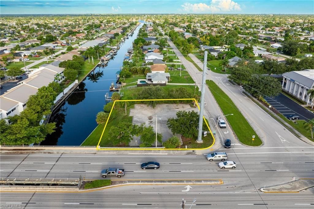 Image 19 of property listing at 1532 Shelby PKWY, Cape Coral, FL 33904