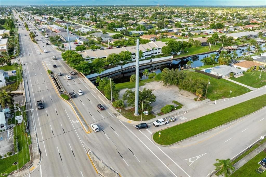 Image 22 of property listing at 1532 Shelby PKWY, Cape Coral, FL 33904