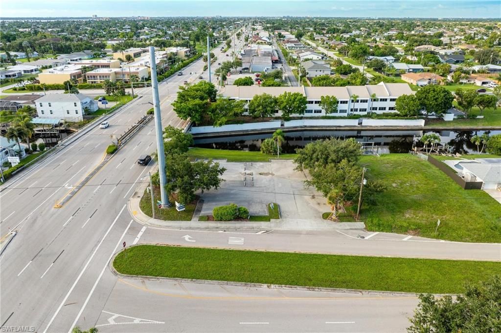 Image 23 of property listing at 1532 Shelby PKWY, Cape Coral, FL 33904