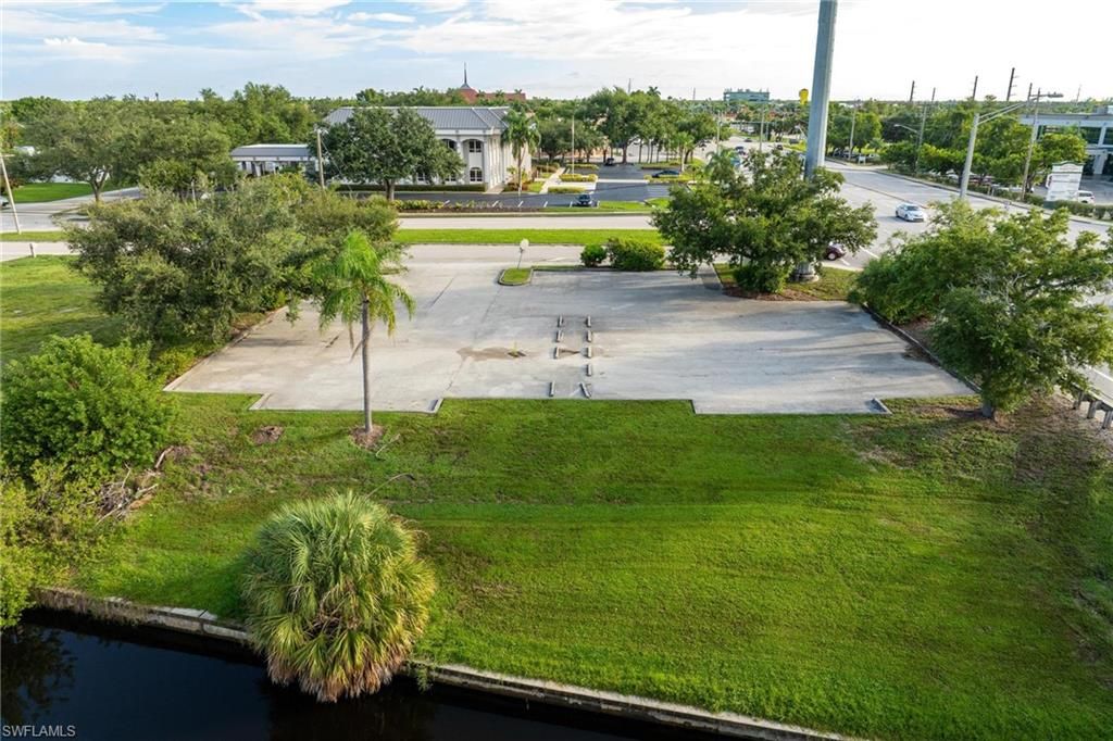Image 24 of property listing at 1532 Shelby PKWY, Cape Coral, FL 33904
