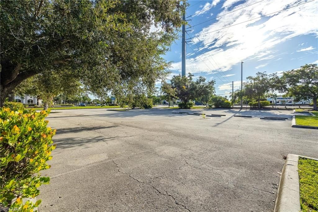 Image 31 of property listing at 1532 Shelby PKWY, Cape Coral, FL 33904