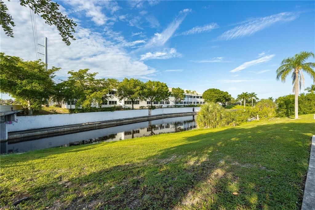 Image 32 of property listing at 1532 Shelby PKWY, Cape Coral, FL 33904