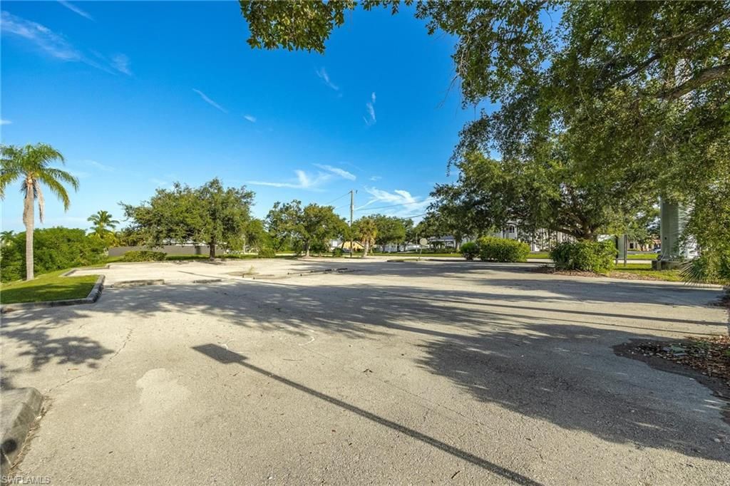 Image 34 of property listing at 1532 Shelby PKWY, Cape Coral, FL 33904