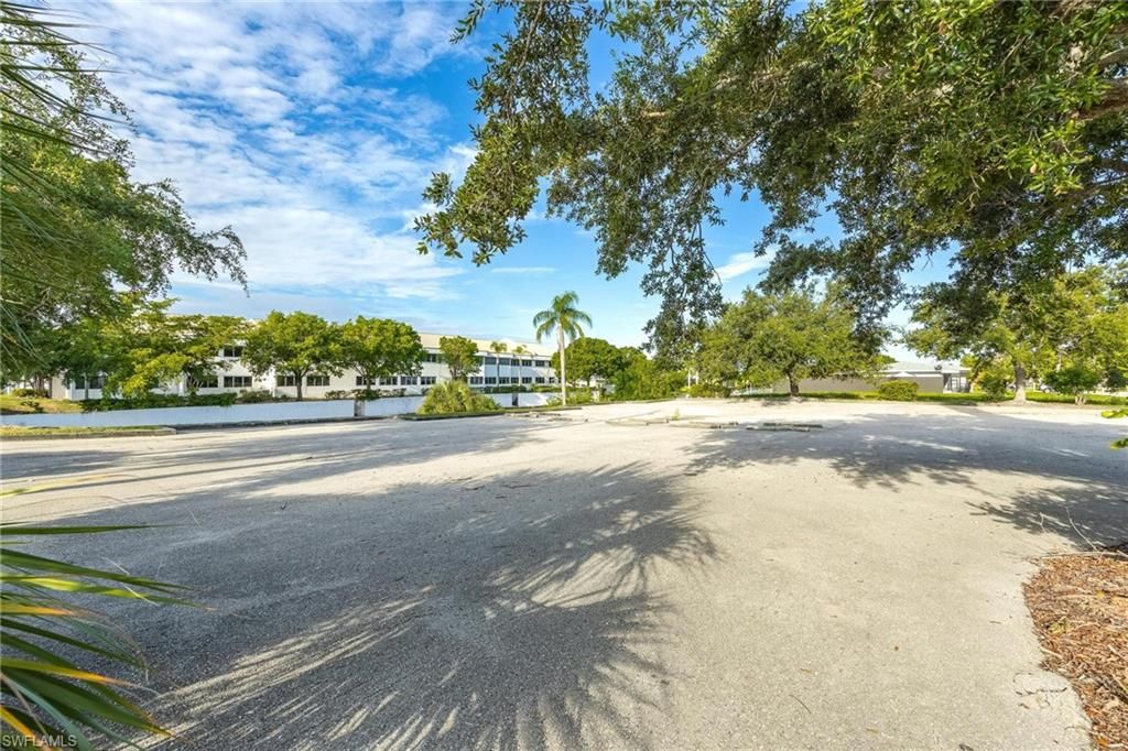 Image 35 of property listing at 1532 Shelby PKWY, Cape Coral, FL 33904