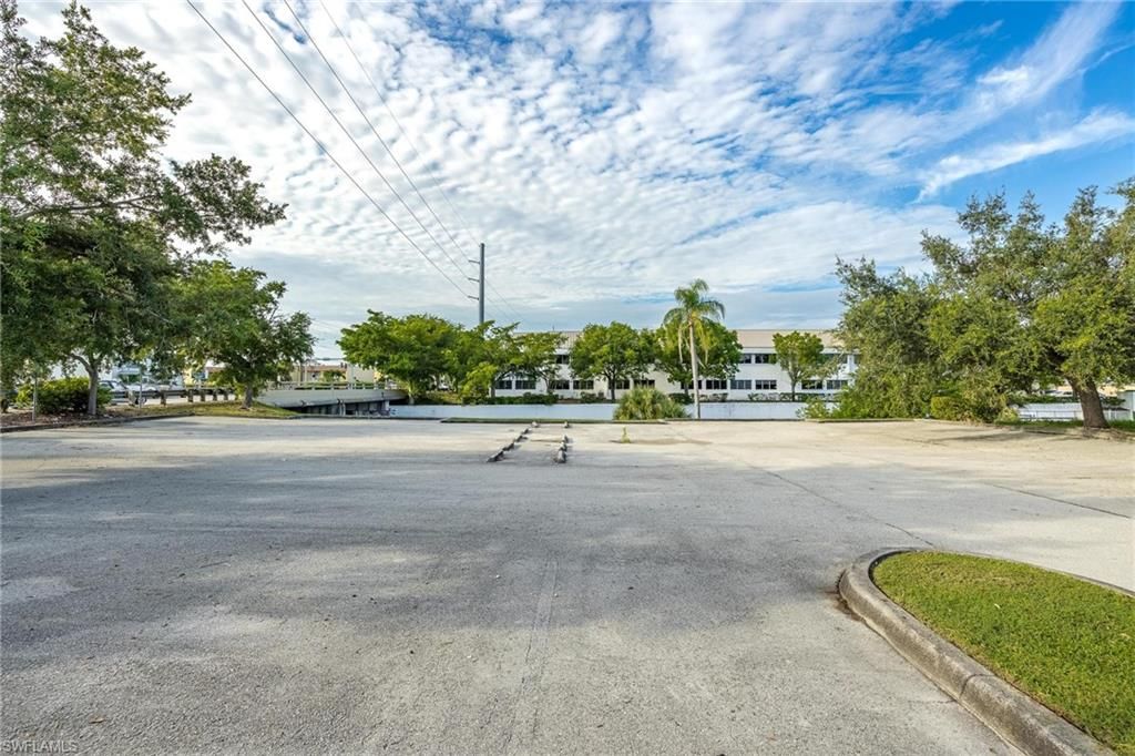Image 36 of property listing at 1532 Shelby PKWY, Cape Coral, FL 33904