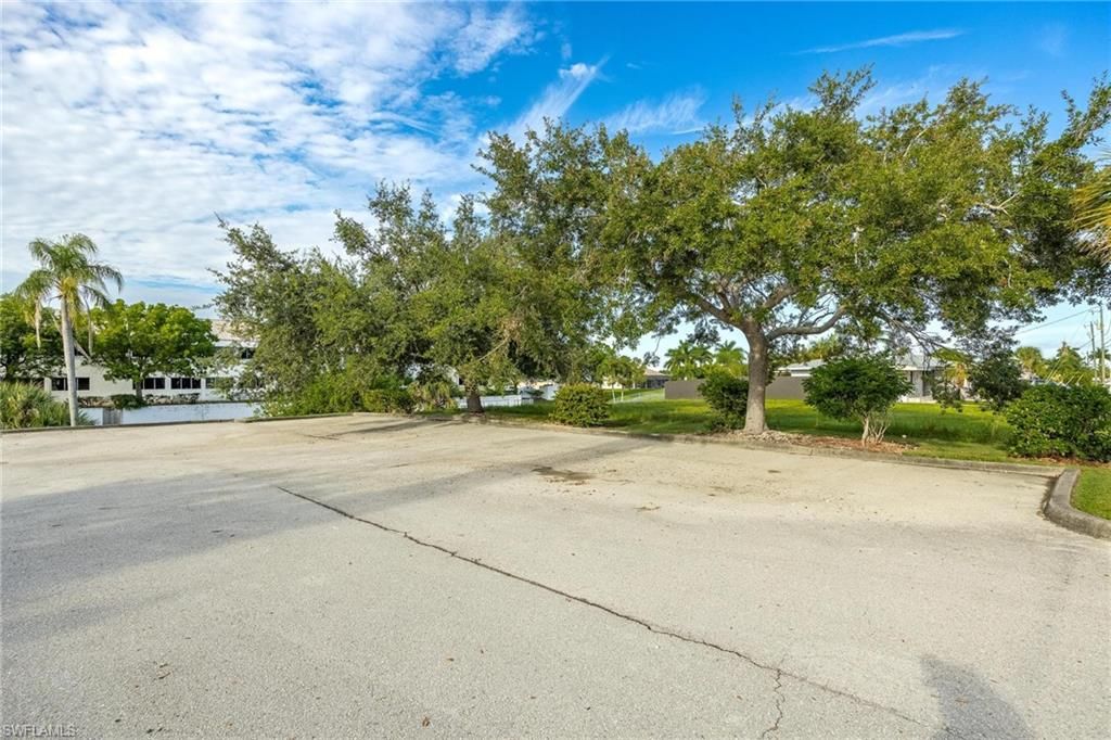 Image 37 of property listing at 1532 Shelby PKWY, Cape Coral, FL 33904