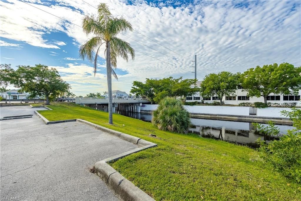 Image 38 of property listing at 1532 Shelby PKWY, Cape Coral, FL 33904