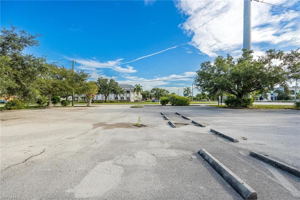 Image 39 of property listing at 1532 Shelby PKWY, Cape Coral, FL 33904