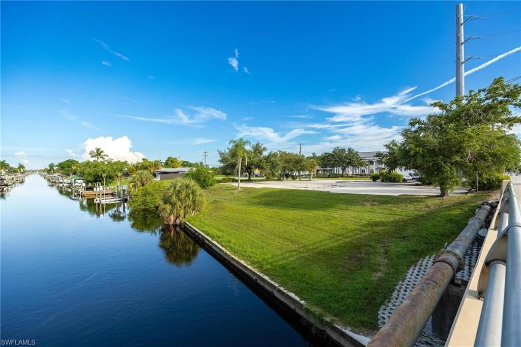 Image 40 of property listing at 1532 Shelby PKWY, Cape Coral, FL 33904