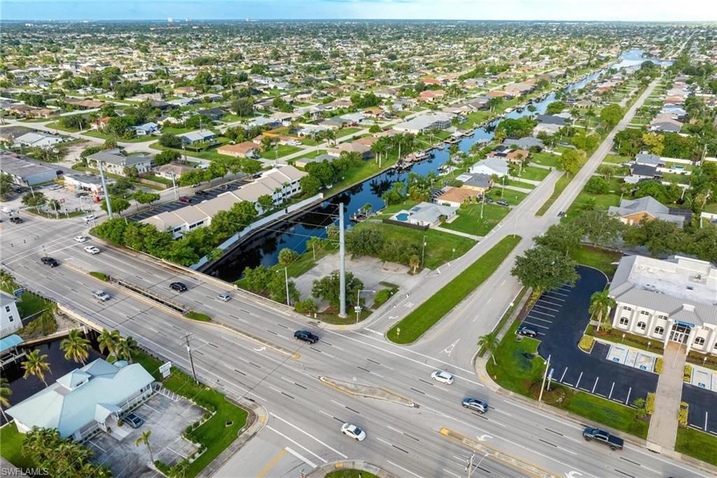 Image 6 of property listing at 1532 Shelby PKWY, Cape Coral, FL 33904