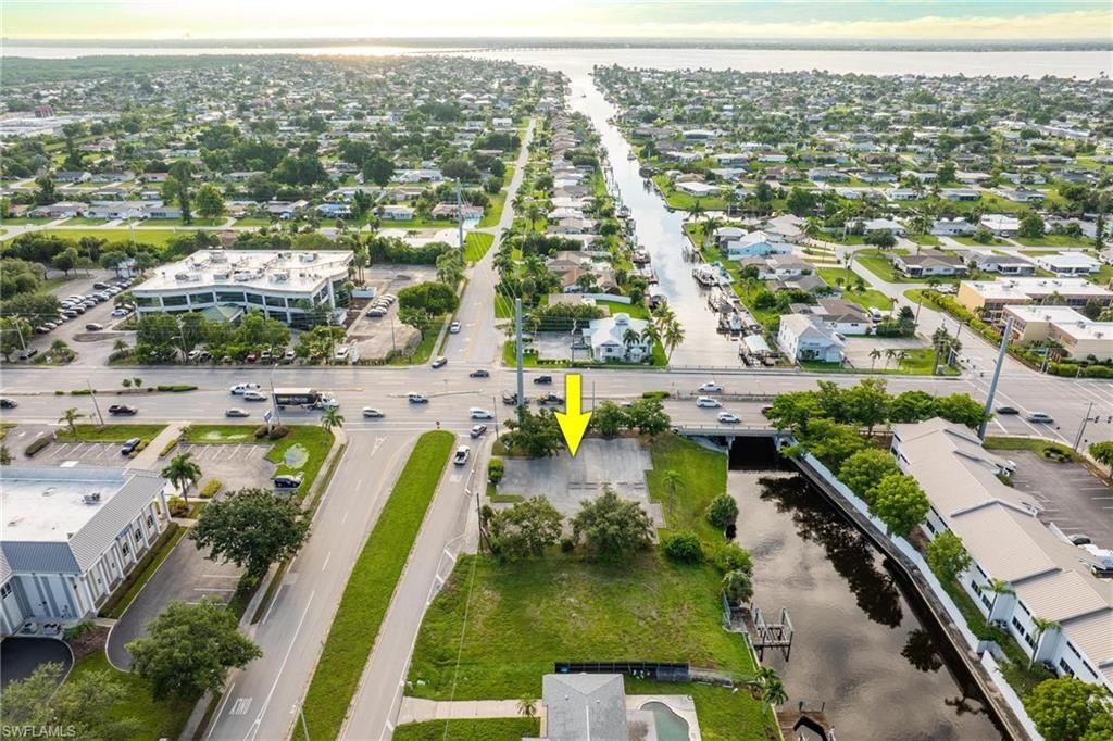 Image 9 of property listing at 1532 Shelby PKWY, Cape Coral, FL 33904