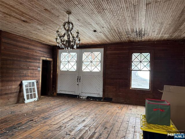 261 E Saddle River Road, Saddle River, NJ 07458