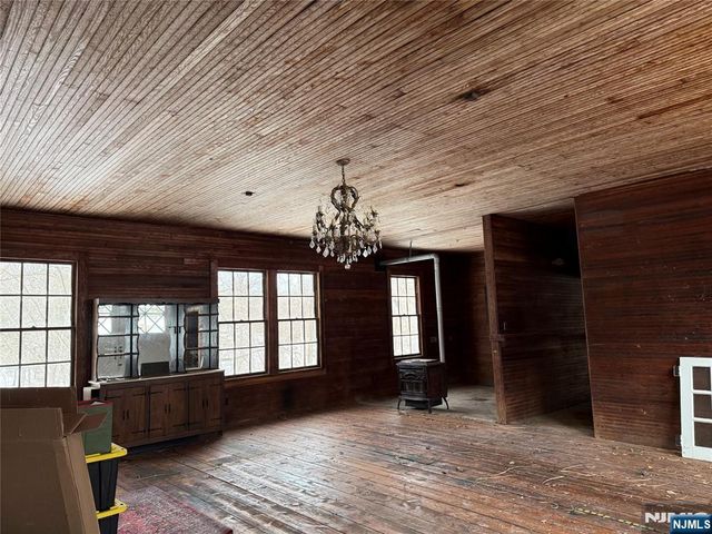 261 E Saddle River Road, Saddle River, NJ 07458