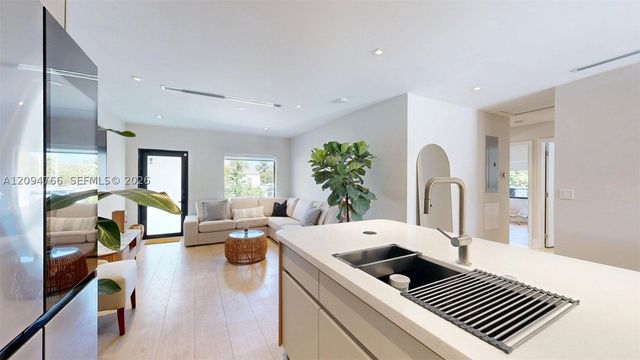 3800 NW 12th St, Miami, FL 33126