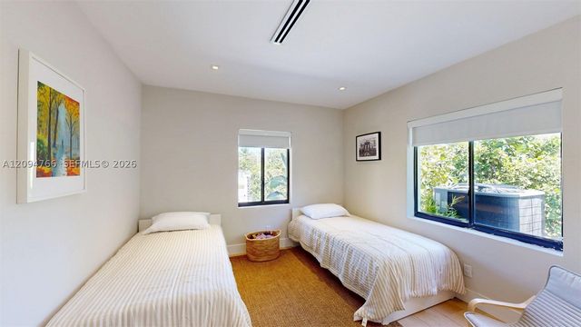 3800 NW 12th St, Miami, FL 33126