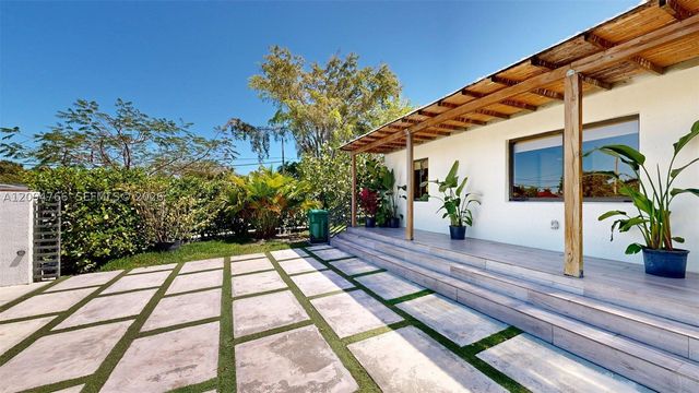 3800 NW 12th St, Miami, FL 33126
