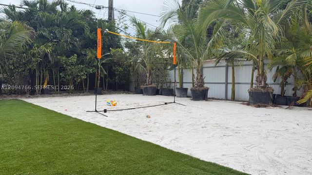 3800 NW 12th St, Miami, FL 33126