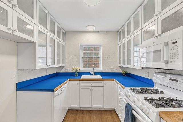 198 Lake Shore Road 2, Boston, MA 02135