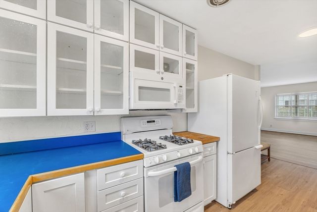 198 Lake Shore Road 2, Boston, MA 02135