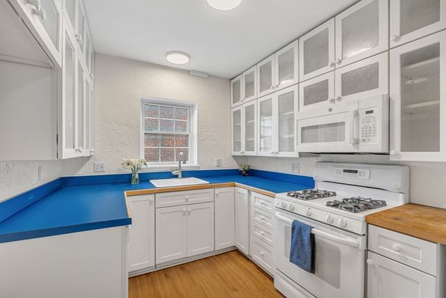 198 Lake Shore Road 2, Boston, MA 02135