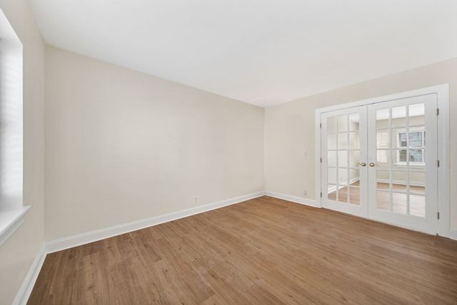 198 Lake Shore Road 2, Boston, MA 02135