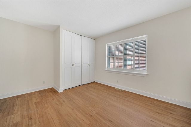 198 Lake Shore Road 2, Boston, MA 02135