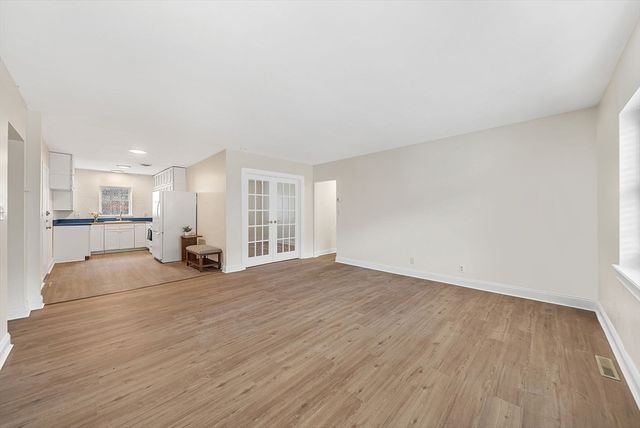 198 Lake Shore Road 2, Boston, MA 02135